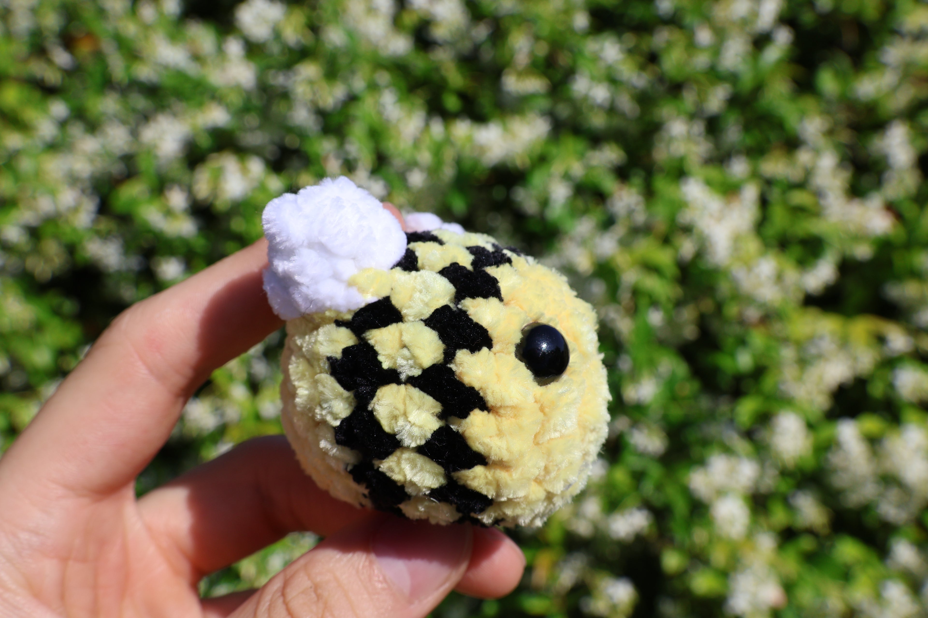 petite abeille au crochet fait main